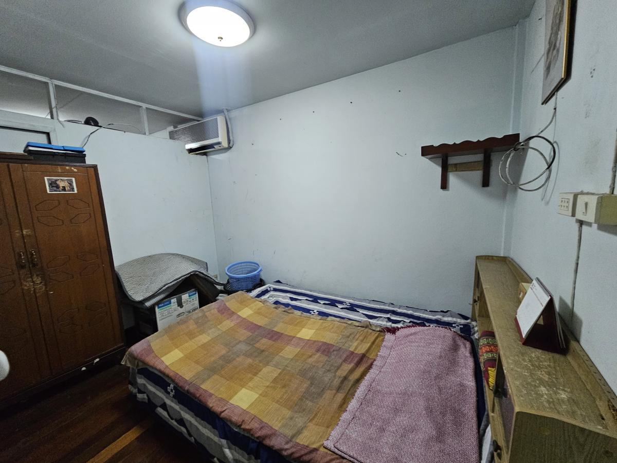 For SaleTownhomeBang Sue, Wong Sawang, Tao Pun : 28/02/2026, Townhome in the heart of Tao Poon, 3 bedrooms, 2 million trees. Convenient transportation, near MRT Tao Poon-Bang Sue. Perfect for every lifestyle