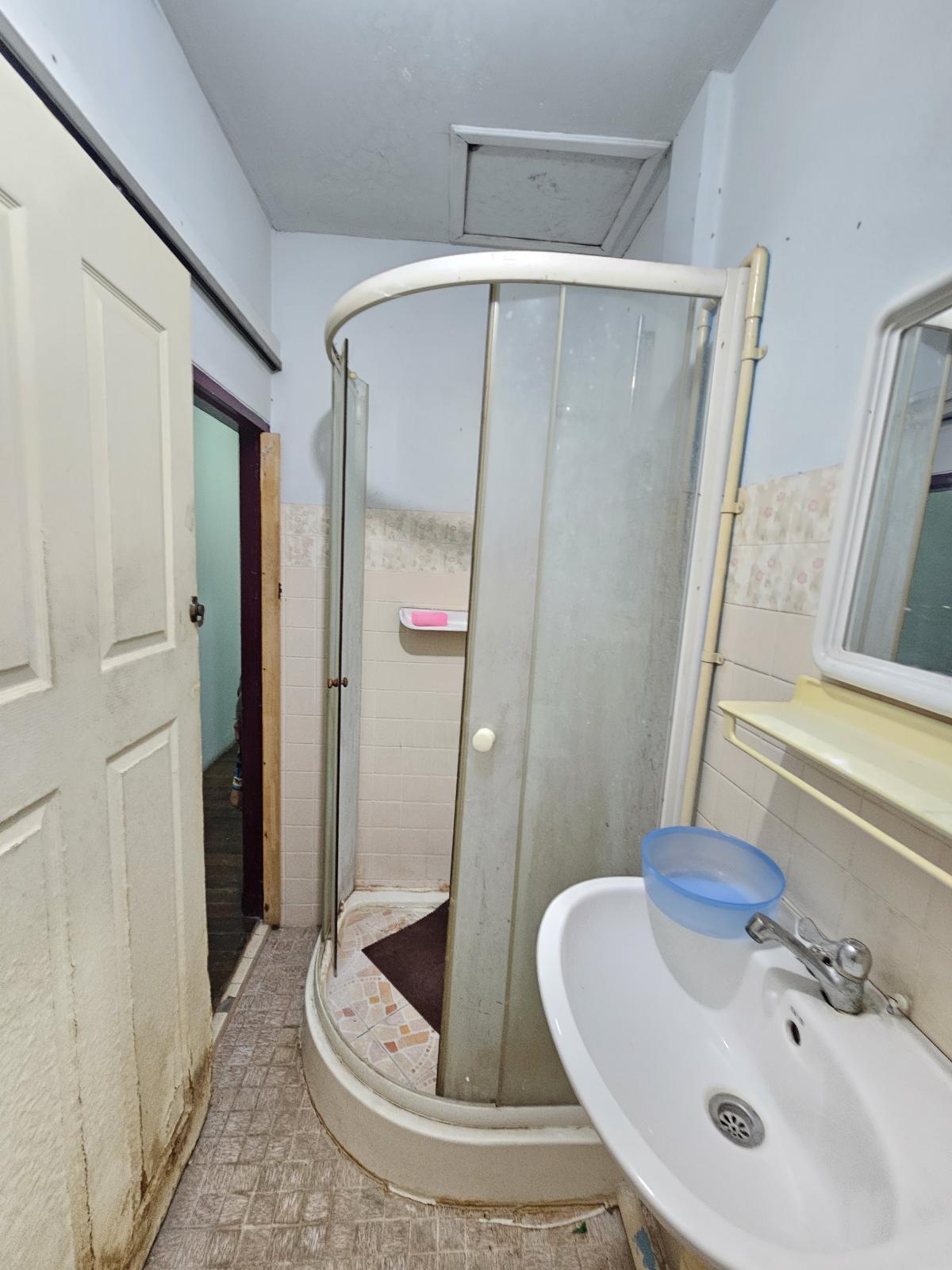 For SaleTownhomeBang Sue, Wong Sawang, Tao Pun : 28/02/2026, Townhome in the heart of Tao Poon, 3 bedrooms, 2 million trees. Convenient transportation, near MRT Tao Poon-Bang Sue. Perfect for every lifestyle