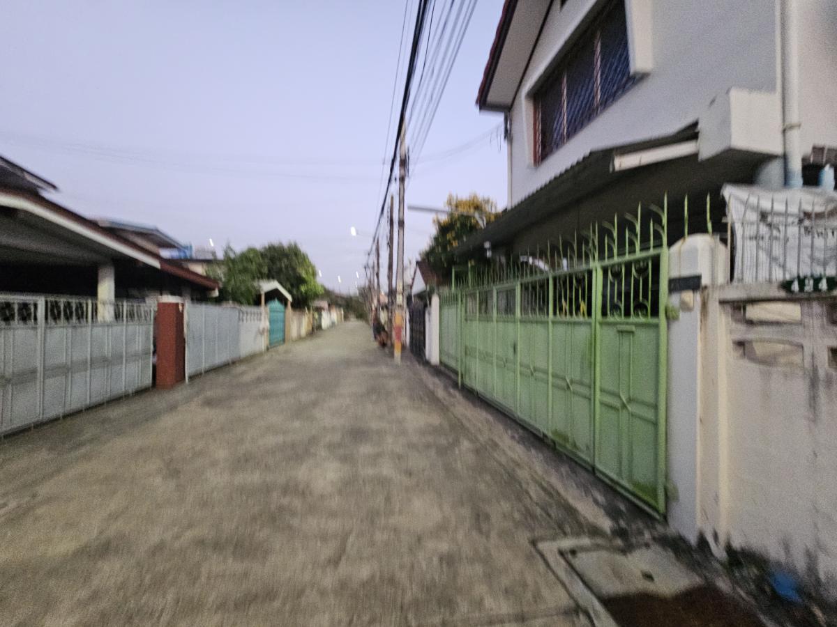 For SaleTownhomeBang Sue, Wong Sawang, Tao Pun : 28/02/2026, Townhome in the heart of Tao Poon, 3 bedrooms, 2 million trees. Convenient transportation, near MRT Tao Poon-Bang Sue. Perfect for every lifestyle