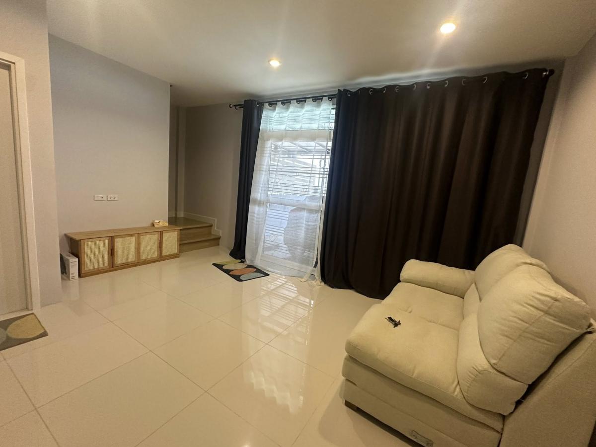 ขายทาวน์โฮมปิ่นเกล้า จรัญสนิทวงศ์ : 28/02/2026, บ้านสวยพร้อมอยู่ 4 นอน 2 น้ำ 127 ตร.ม. ราคาต่อรองได้ ใกล้ปิ่นเกล้า-ศิริราช เดินทางสะดวก ใจกลางบางขุนนนท์