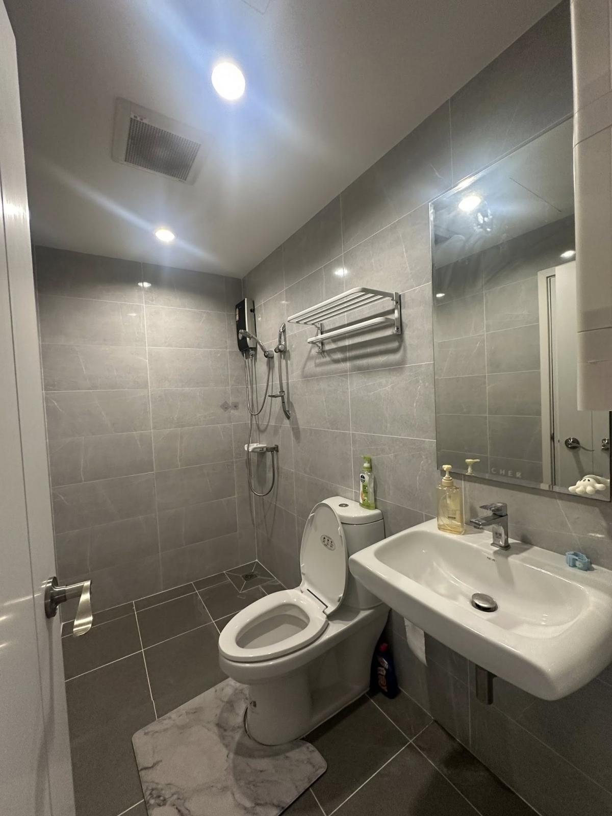 ขายทาวน์โฮมปิ่นเกล้า จรัญสนิทวงศ์ : 28/02/2026, บ้านสวยพร้อมอยู่ 4 นอน 2 น้ำ 127 ตร.ม. ราคาต่อรองได้ ใกล้ปิ่นเกล้า-ศิริราช เดินทางสะดวก ใจกลางบางขุนนนท์