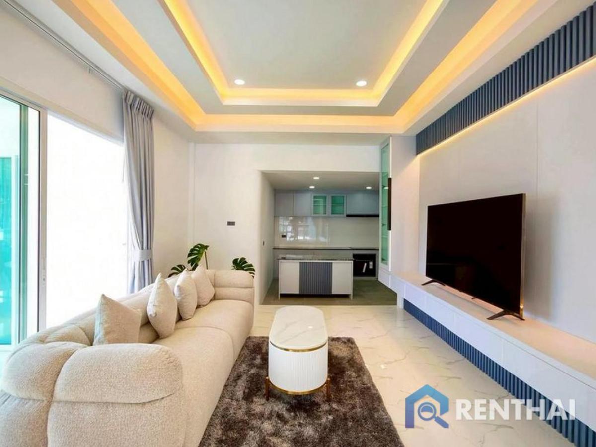 For SaleHousePattaya, Bangsaen, Chonburi : Modern Detached House with Private Swimming Pool