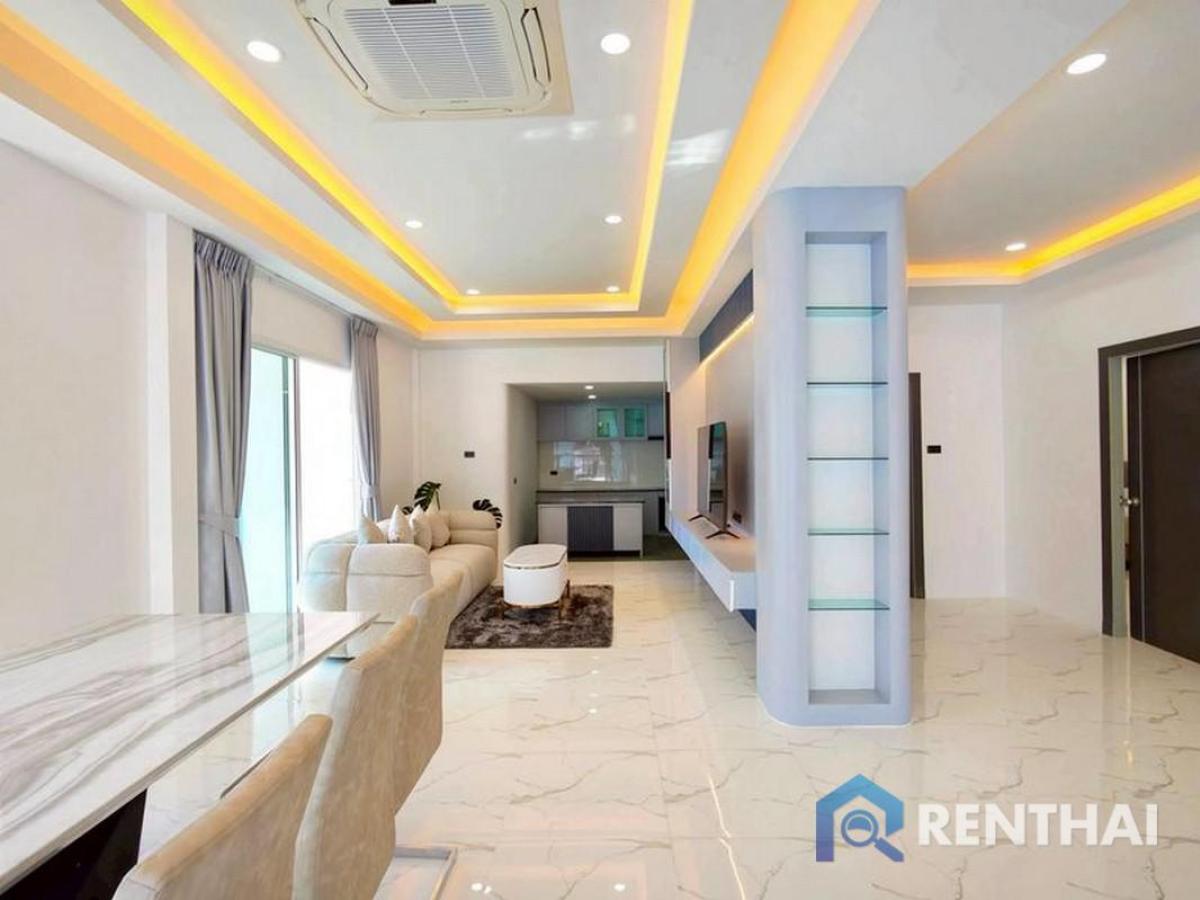 For SaleHousePattaya, Bangsaen, Chonburi : Modern Detached House with Private Swimming Pool