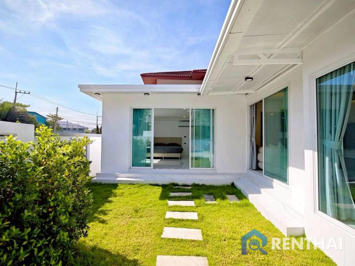 For SaleHousePattaya, Bangsaen, Chonburi : Modern Detached House with Private Swimming Pool