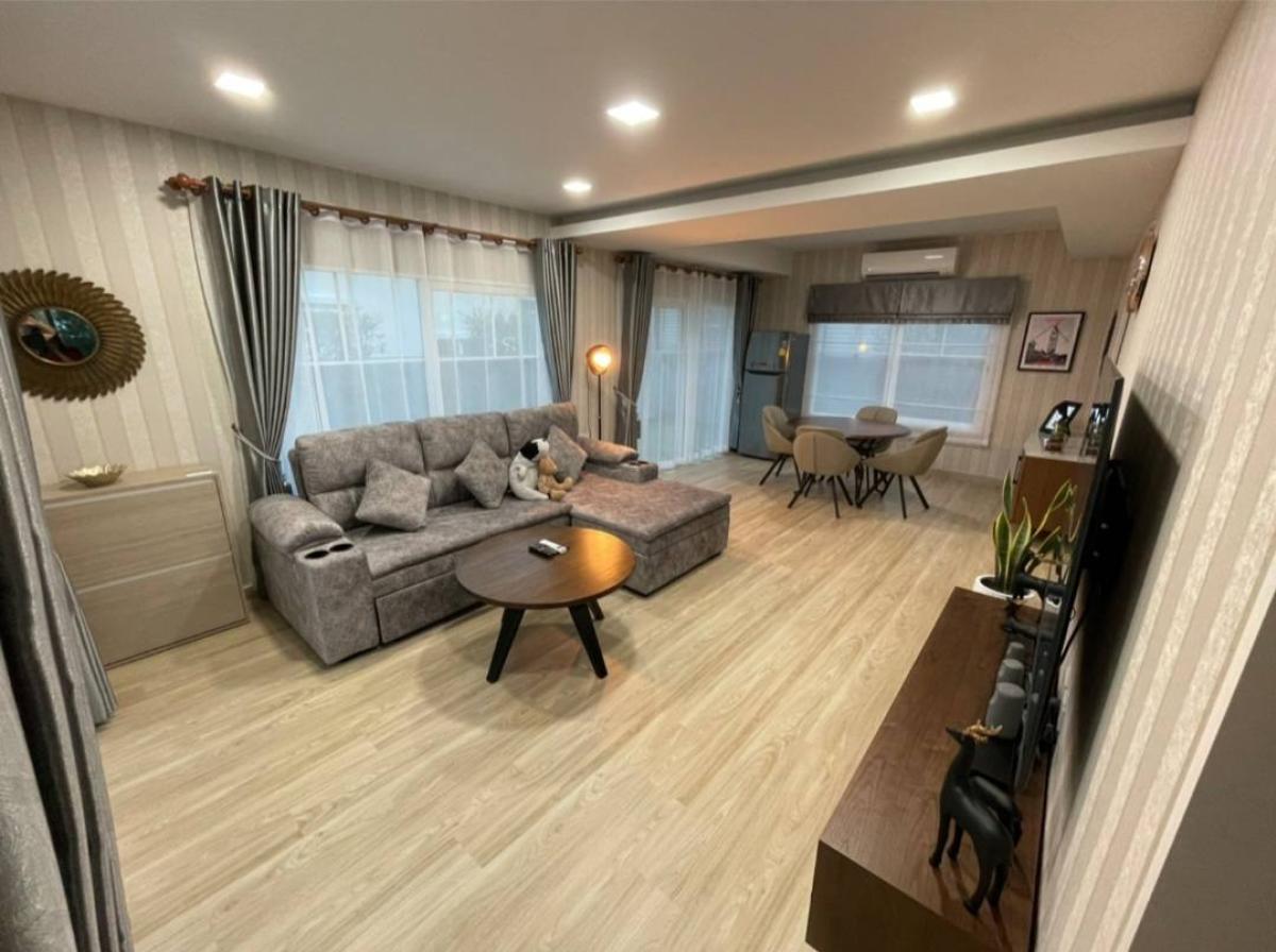 ขายบ้านบางนา แบริ่ง ลาซาล : 03/04/2026, บ้านเดี่ยว 3 ห้องนอน วิลลาจจิโอ ศรีนครินทร์-บางนา พร้อมเข้าอยู่ 
เช่า 55,000 บาท ขาย 8.1 ล้าน ติดถนนใหญ่ ใกล้แหล่งช็อปปิ้ง 0642748883