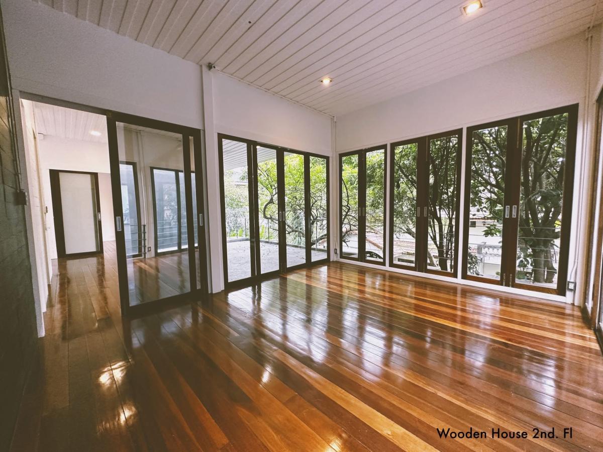 ให้เช่าสำนักงานลาดพร้าว เซ็นทรัลลาดพร้าว : 03/04/2026, ติดถนนใหญ่ลาดพร้าว บ้านสำนักงาน 10 ห้องนอน พื้นที่ 1,200 ตรม. ให้เช่า 350,000 บาท/เดือน 
โอกาสทองทำธุรกิจ ใกล้แยกลาดพร้าว-รัชโยธิน เดินทางสะดวกสุดๆ 0642748883