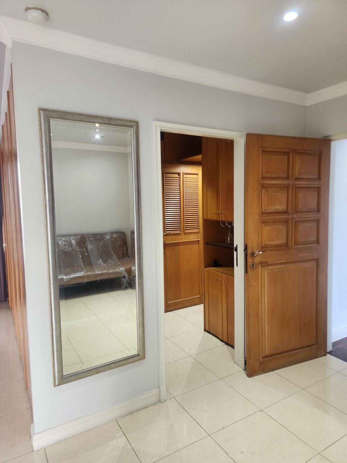 ขายคอนโดสีลม ศาลาแดง บางรัก : ขายคอนโดมิเนียม Penthouse 3 ชั้น 3 ห้องนอน เพิร์ลการ์เดน คอนโด ถนนสาทร ใกล้ BTS ช่องนนทรี