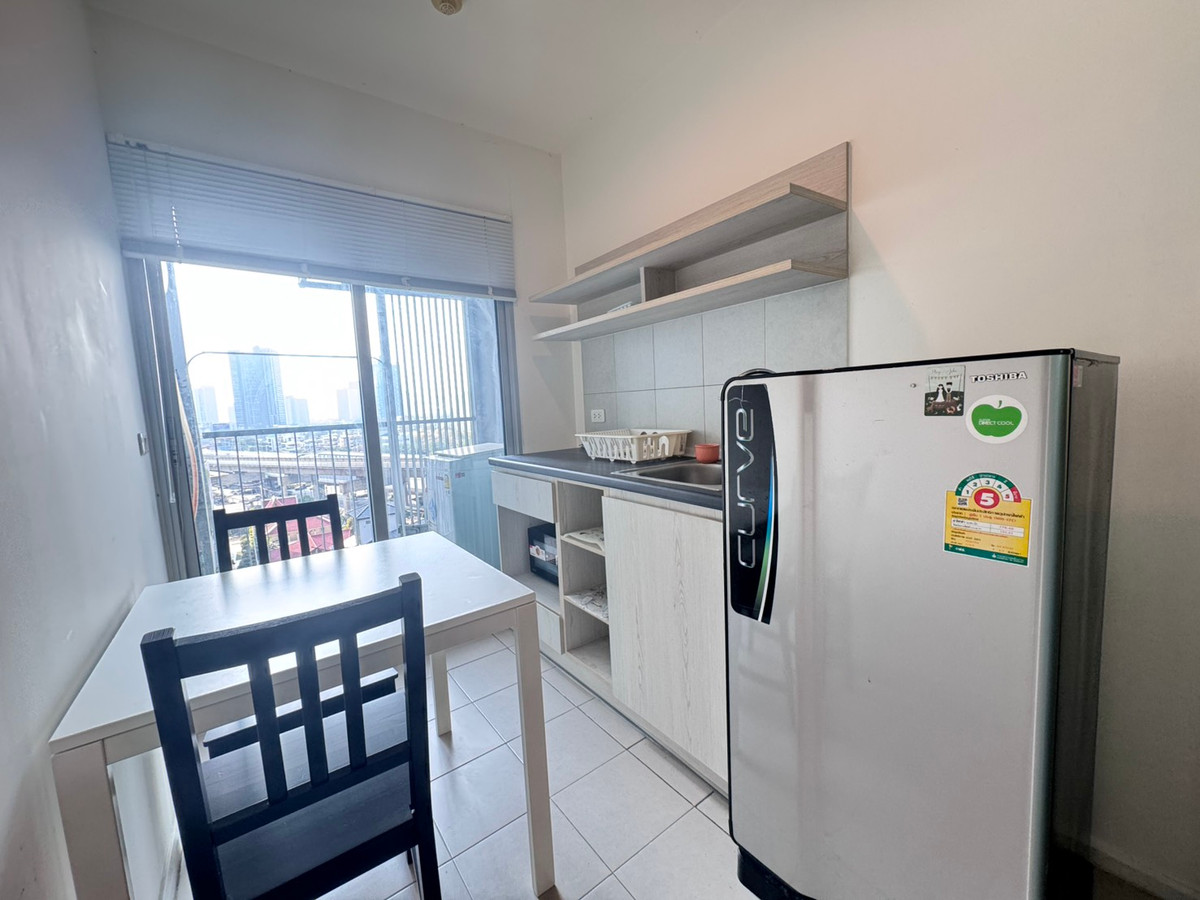 For RentCondoThaphra, Talat Phlu, Wutthakat : Aspire Sathorn Thapra, condo next to BTS Talat Phlu, available and ready for rent, 11,500/month.