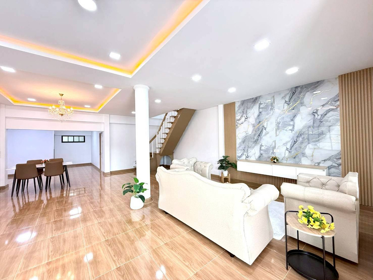 ขายบ้านนวมินทร์ รามอินทรา : ม.ทหารกองหนุน รามอินทรา109 ซ.พระยาสุเรนท์ 28  บางชัน คลองสามวา  มีนบุรี  วงแวนจตุโชติ 