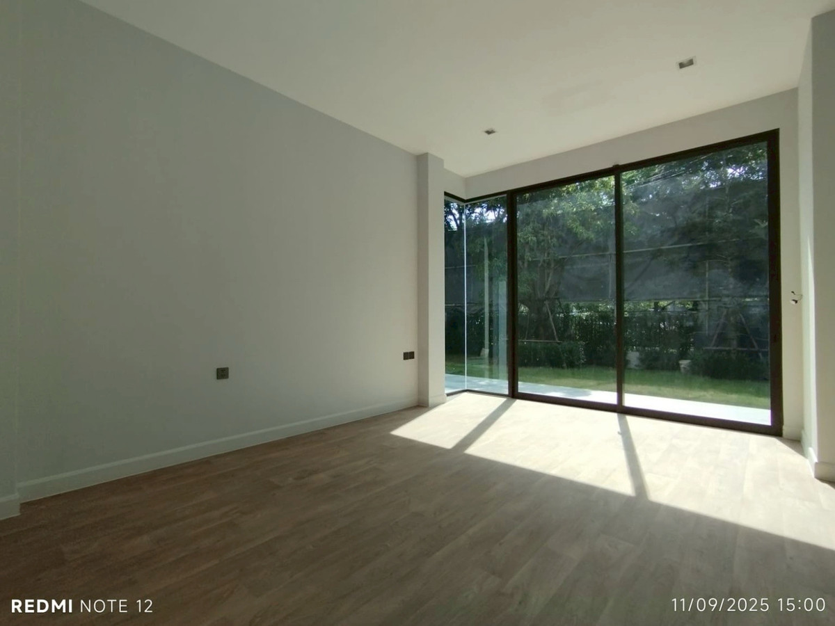 For SaleHotel&Apartment BusinessPinklao, Charansanitwong : Luxury mansion for sale, luxury house, single house, Grand Bangkok Boulevard Pinklao-Borom, corner house with private elevator.