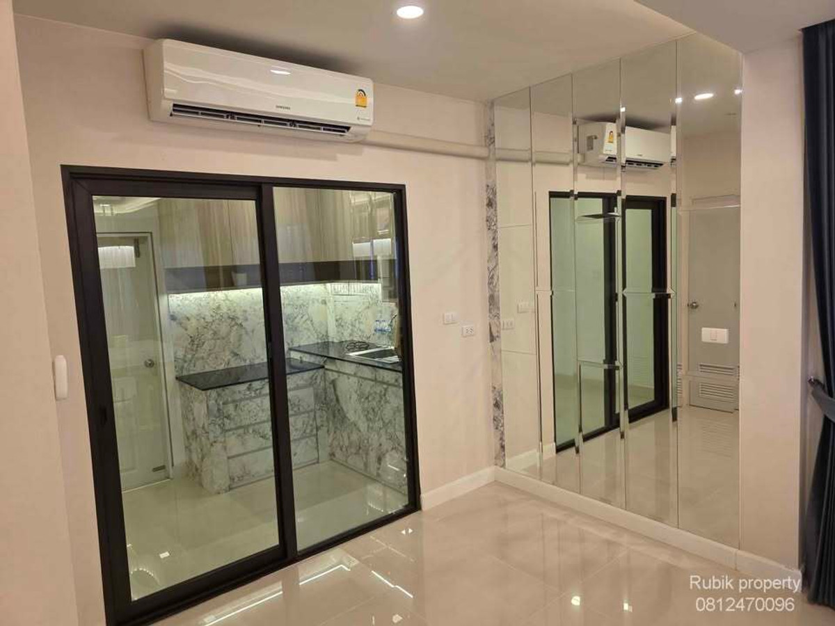 For SaleHouseRama5, Ratchapruek, Bangkruai : 🏡✨ House for sale, fully decorated! Centro Ratchaphruek-Suan Phak RB1710 House in new condition, luxuriously decorated, ready to move in immediately. Traveling is very convenient. Very close to the city