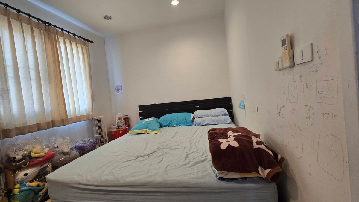 ขายทาวน์โฮมมีนบุรี-ร่มเกล้า : ขายทาวน์เฮาส์ 2 ชั้น แปลงมุม หมู่บ้านพฤกษาวิลล์ 50/1 รามคำแหง – ซอยมิสทีน (ถ.ราษฎร์พัฒนา) ที่ดิน 32.6 ตร.ว. (แปลงมุม ได้พื้นที่ข้างบ้านเพิ่ม) พื้นที่ใช้สอย 120 ตร.ม. 3 ห้องนอน 2 ห้องน้ำ