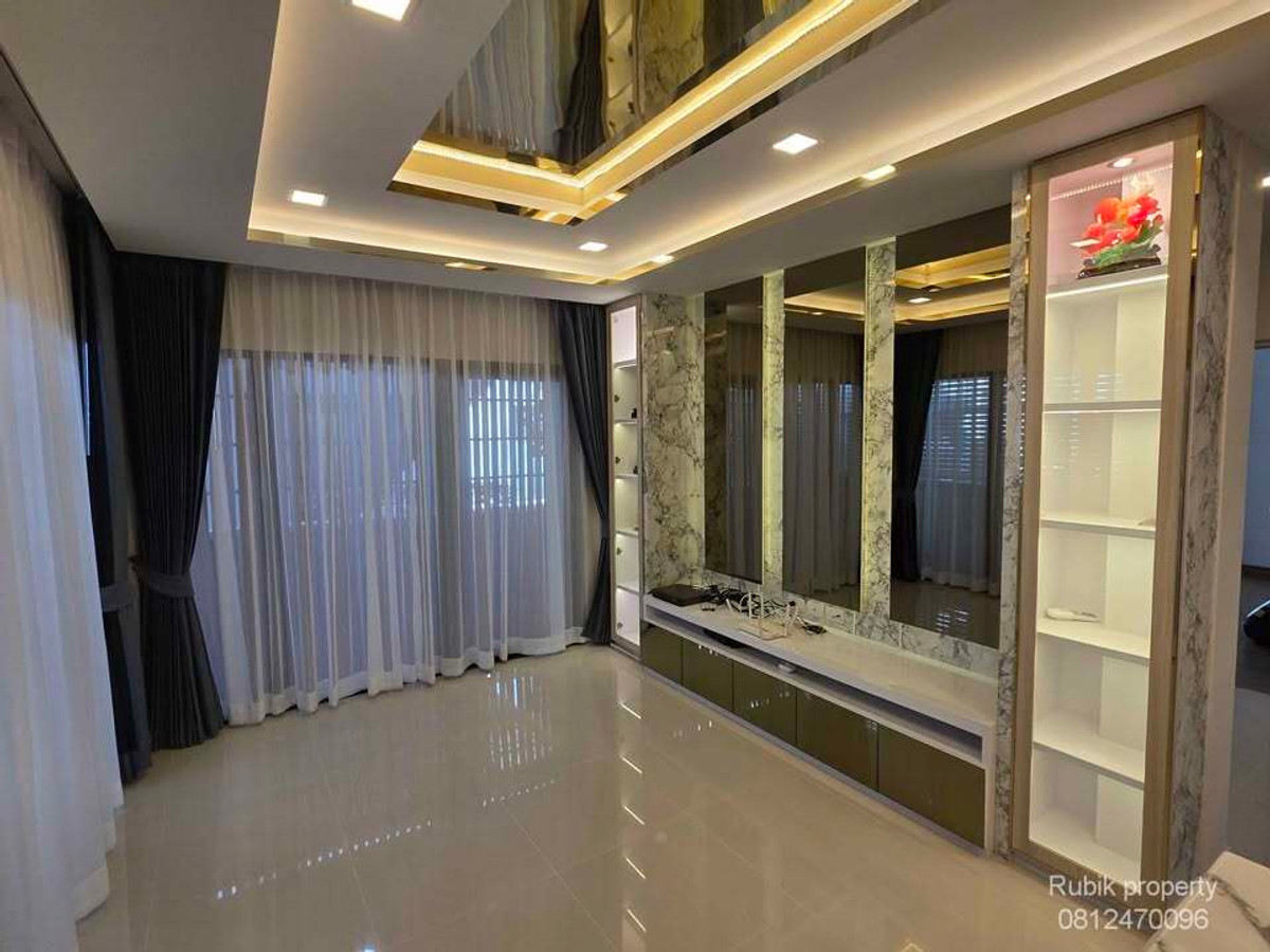 For SaleHouseRama5, Ratchapruek, Bangkruai : 🏡✨ House for sale, fully decorated! Centro Ratchaphruek-Suan Phak RB1710 House in new condition, luxuriously decorated, ready to move in immediately. Traveling is very convenient. Very close to the city