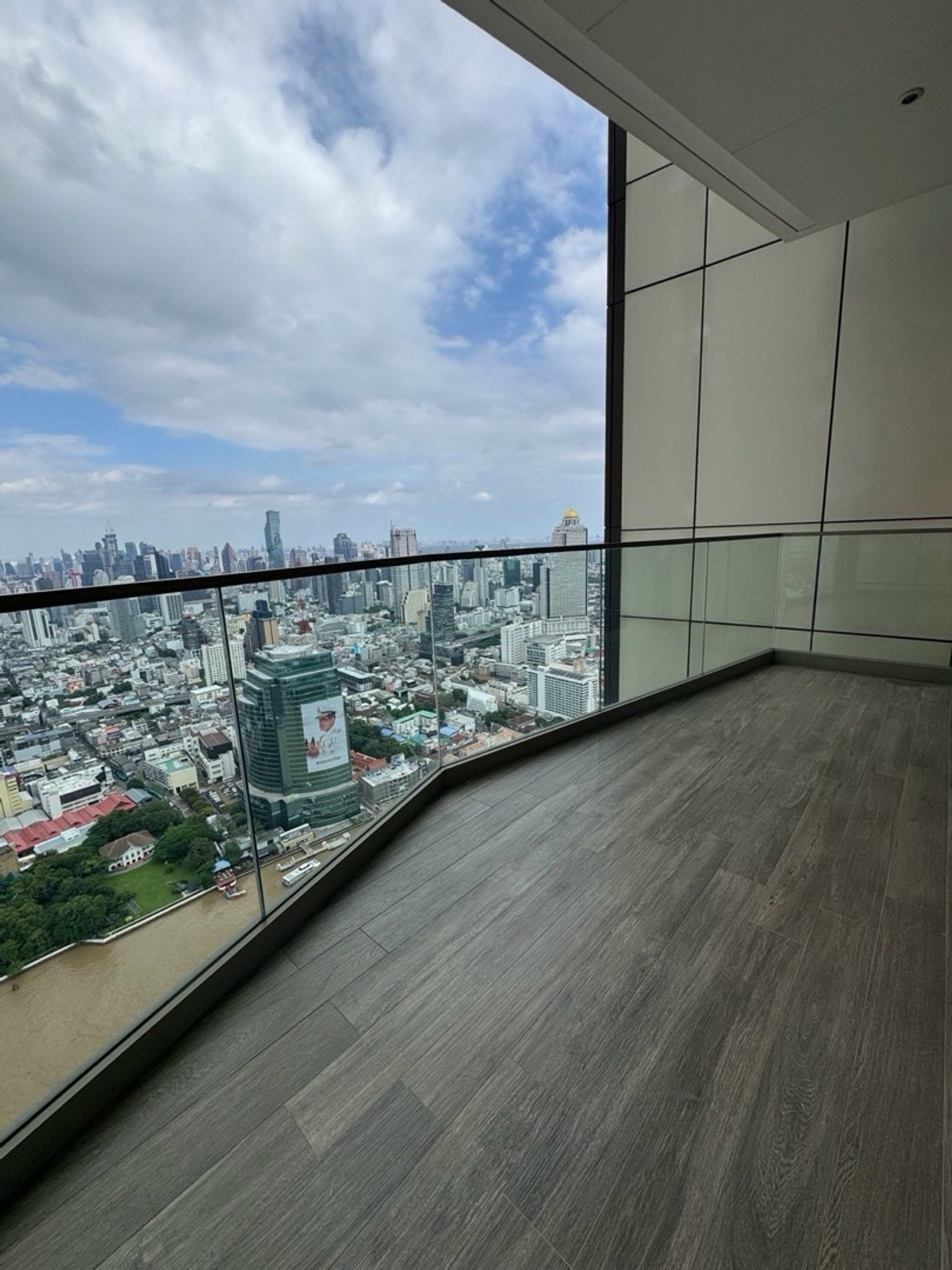 For SaleCondoWongwianyai, Charoennakor : 2BR River View Residence at Magnolia Waterfront next to ICONSIAM, 94 sqm high ceiling unit, premium riverside living, ideal for residence or investment
