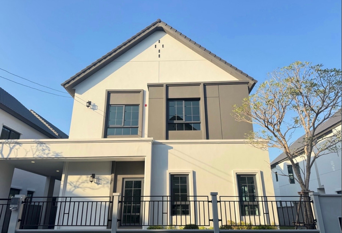 HouseBangna, Bearing, Lasalle : 2-story detached house for rent, Centro Bangna Village, beautiful, good location, ready to move in, near Mega Bangna Shopping Center. Interested, contact Line@841qqlnr
