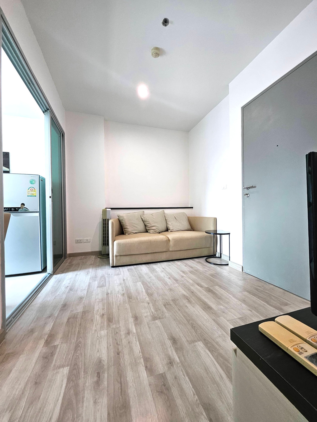 ให้เช่าคอนโดรัชดา ห้วยขวาง : ให้เช่าคอนโด life รัชดาภิเษก 1 ห้องนอน ขนาด 31.5 ตรม. เตียง 6 ฟุต