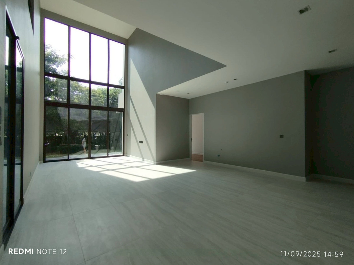 For SaleHotel&Apartment BusinessPinklao, Charansanitwong : Luxury mansion for sale, luxury house, single house, Grand Bangkok Boulevard Pinklao-Borom, corner house with private elevator.