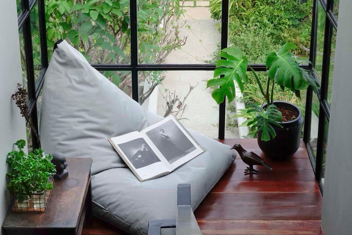 For RentHotel&Apartment BusinessCha-am Phetchaburi : Seaside Hotel Business for Lease in Phetchaburi, a Profitable Turnkey Pool Villa on 3 Rai Land with 12 Bedrooms, Licensed Resort Near the Beach, Ready Income in Thailand
