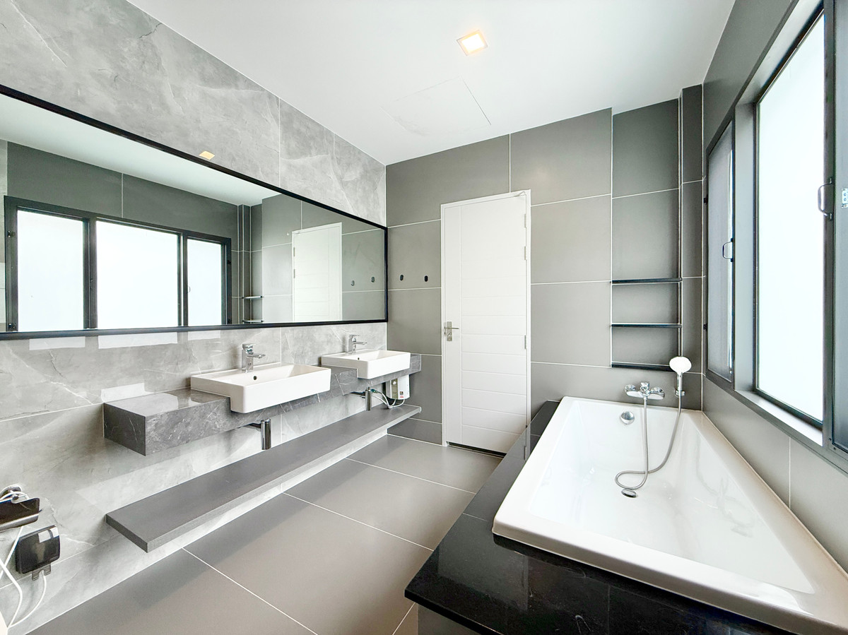 ให้เช่าบ้านบางนา แบริ่ง ลาซาล : 🚀 บางกอก บูเลอวาร์ด บางนา กม.5 - 369ตรม. 4นอน5น้ำ3ที่จอดรถ 092-545-6151 (ทีม)