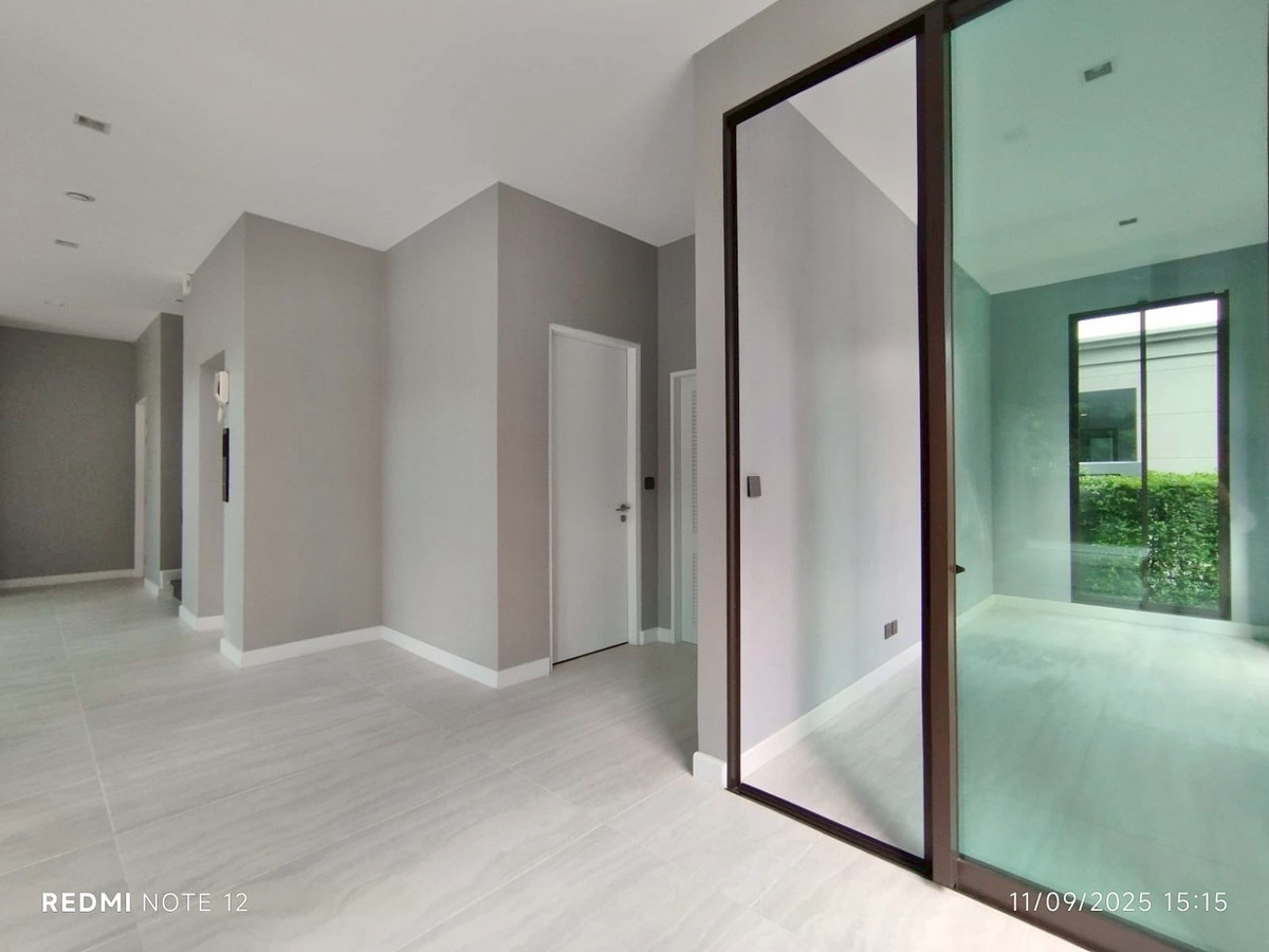 For SaleHotel&Apartment BusinessPinklao, Charansanitwong : Luxury mansion for sale, luxury house, single house, Grand Bangkok Boulevard Pinklao-Borom, corner house with private elevator.