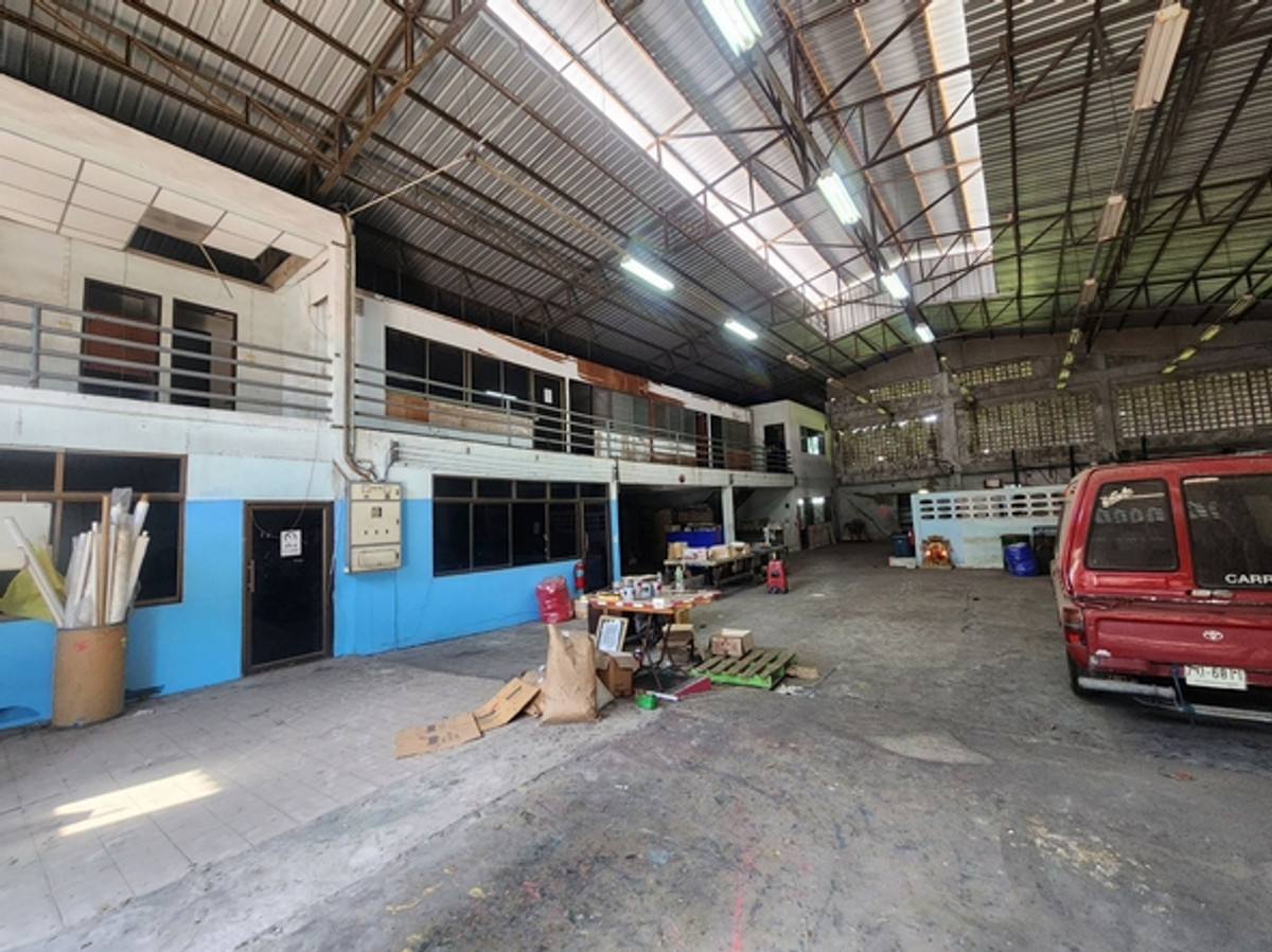 For RentFactoryMahachai Samut Sakhon : Factory for rent with warehouse, Mini Factory, size 900-1,950 square meters, Om Noi, Samut Sakhon, Soi Phetkasem 93, has Ror.4 certificate, near Makro, Om Noi.