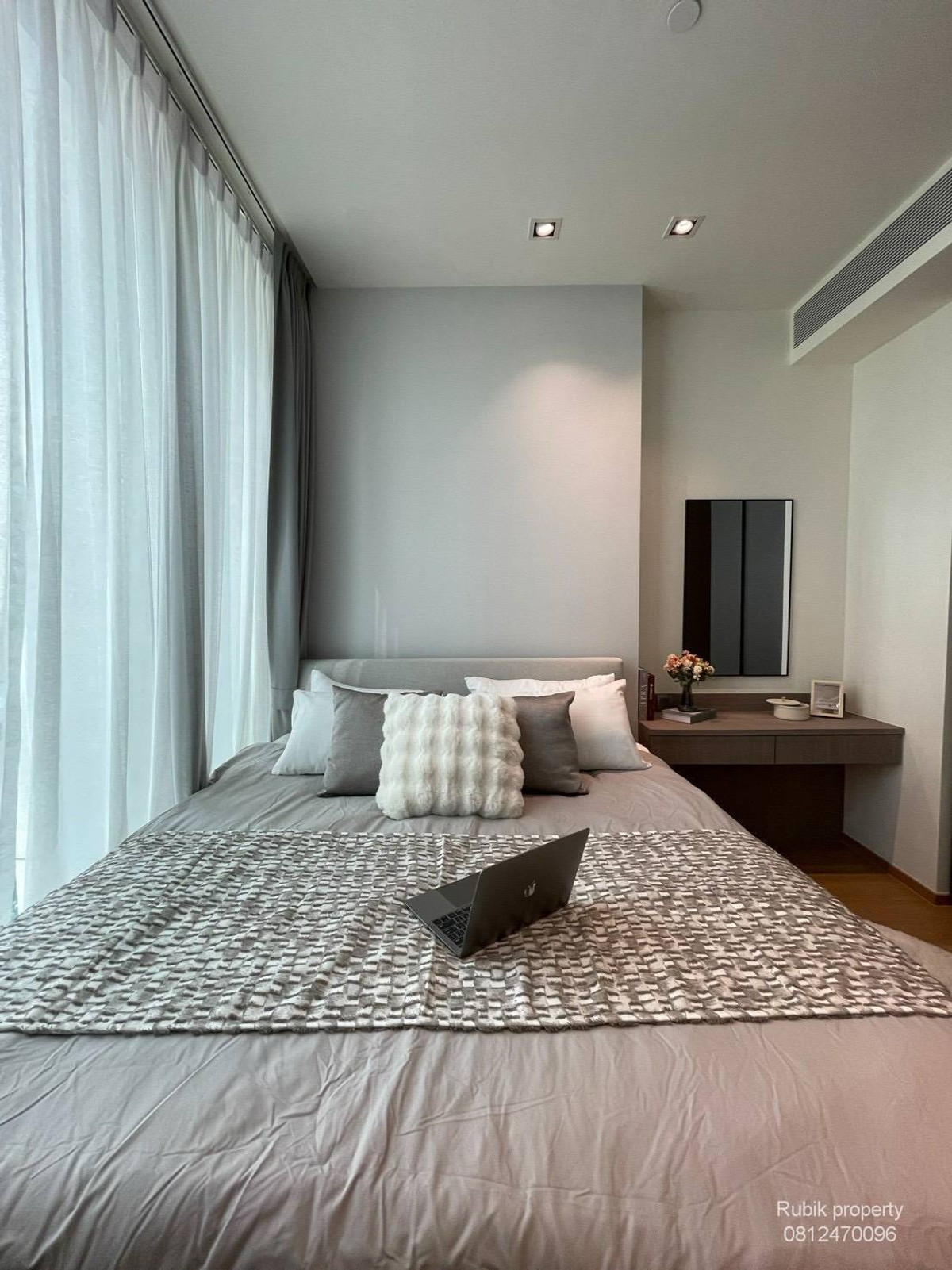 ให้เช่าคอนโดวิทยุ ชิดลม หลังสวน : 🌿 ให้เช่า 28 Chidlom – ห้องใหญ่ 88 ตร.ม. วิวสวน สวยมาก RB1704 คอนโดลักชัวรีใจกลางชิดลม ติด Central Chidlom / เดินถึง BTS Chidlom