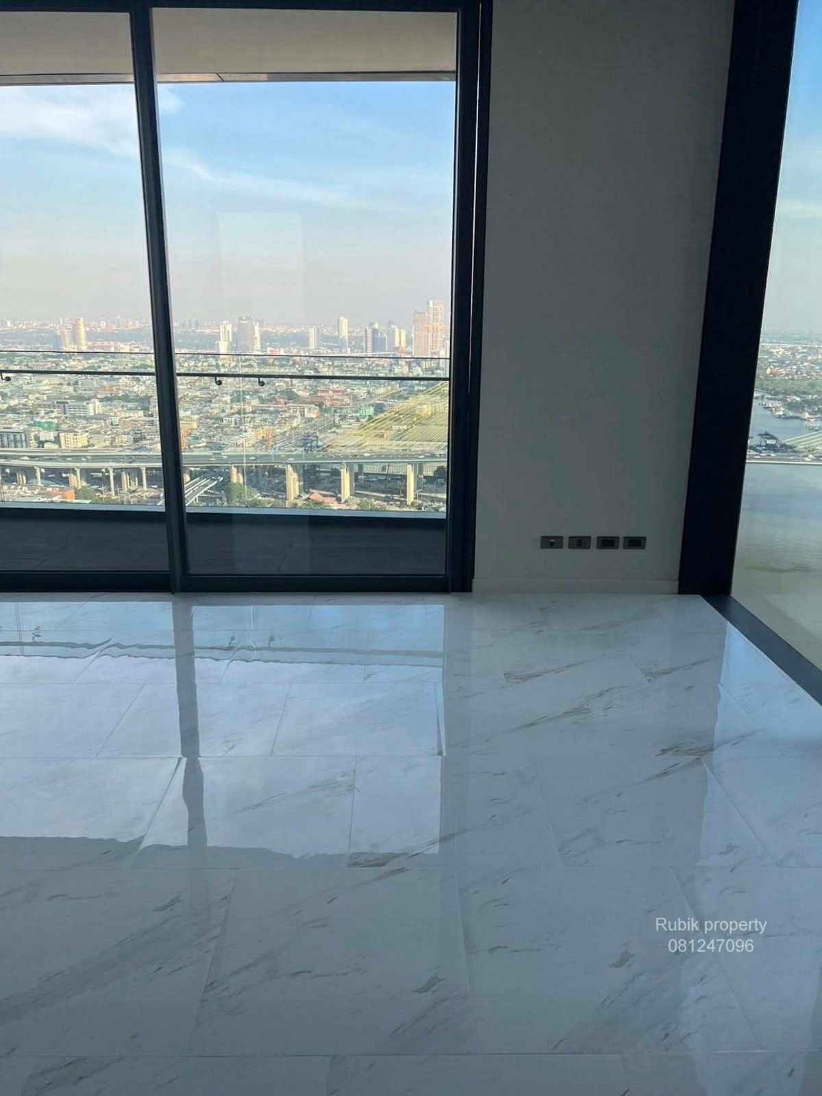 For SaleCondoRama3 (Riverside),Satupadit : 🌟 Luxury condo for sale CANAPAYA RESIDENCES – Rama 3 RB1697 Luxury condo along the Chao Phraya River. With the most beautiful view of the water curve and Rama IX Bridge in the Rama 3 area.