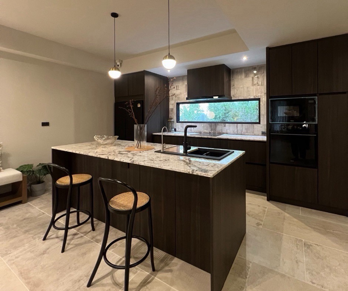 HouseOnnut, Udomsuk : 4 Bedroom Renovated Townhouse for Sale and Rent near BTS Phra Khanong Sukhumvit Ekkamai Bangkok Ideal for Home Office and Investment