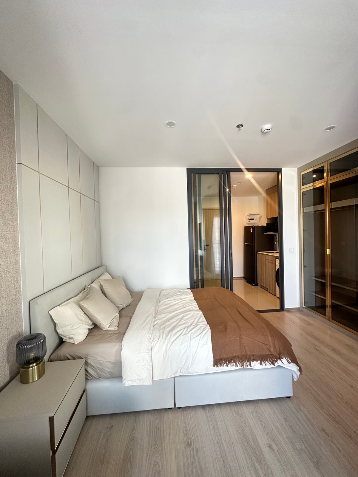 ให้เช่าคอนโดคลองเตย กล้วยน้ำไท : Condo ย่านพระราม 4 เชื่อมอโศก | ห้องใหม่ | ชั้นสูง | วิวสูง | เงียบสงบ