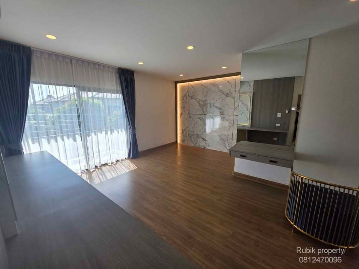 For SaleHouseRama5, Ratchapruek, Bangkruai : 🏡✨ House for sale, fully decorated! Centro Ratchaphruek-Suan Phak RB1710 House in new condition, luxuriously decorated, ready to move in immediately. Traveling is very convenient. Very close to the city