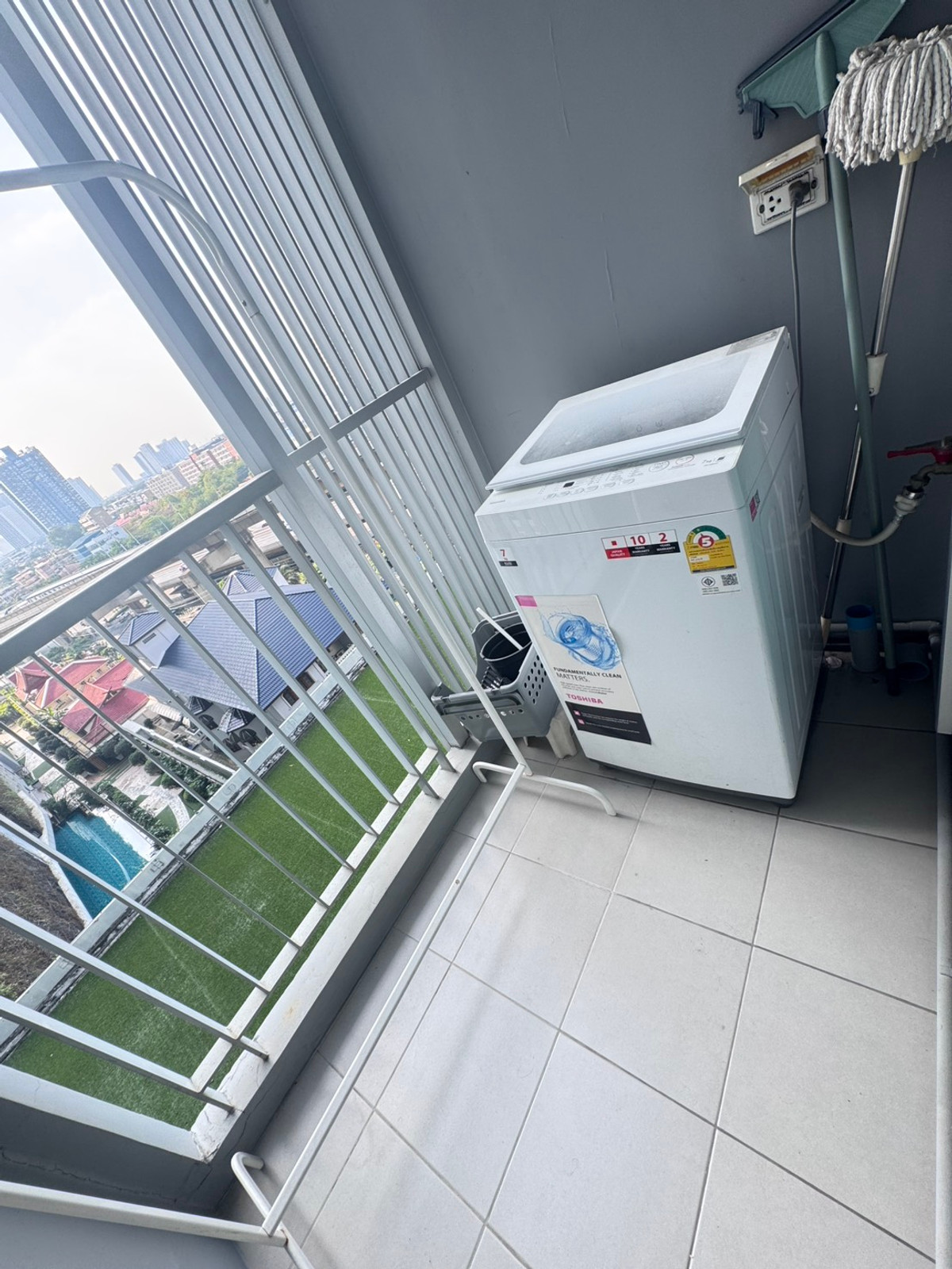 For RentCondoThaphra, Talat Phlu, Wutthakat : Aspire Sathorn Thapra, condo next to BTS Talat Phlu, available and ready for rent, 11,500/month.