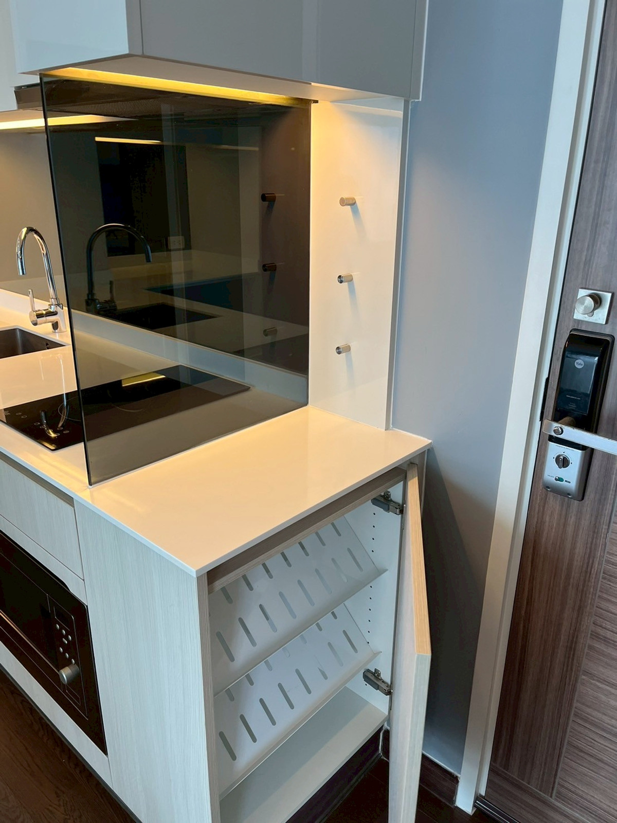 ให้เช่าคอนโดพระราม 9 เพชรบุรีตัดใหม่ RCA : ให้เช่าคอนโด Q อโศก ตกแต่งครบครัน (S03-2629)