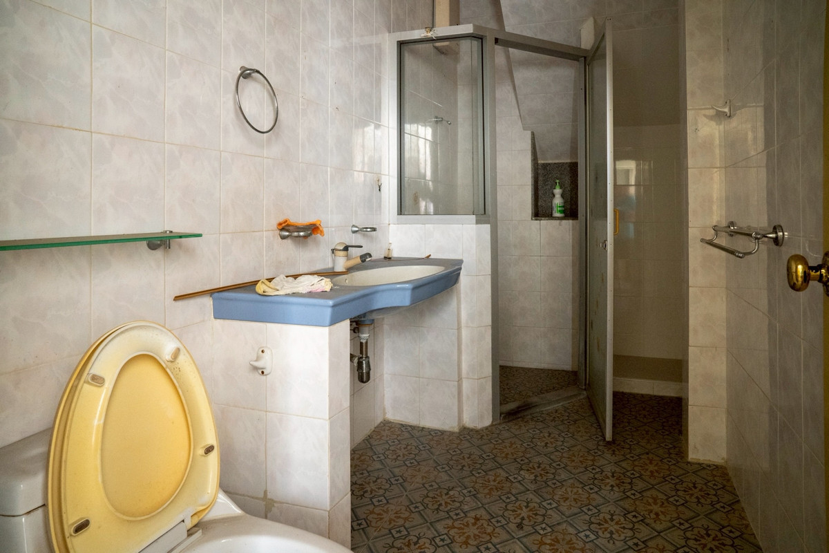 ขายทาวน์โฮมเยาวราช บางลำพู : ขาย ❗️ ทาวน์เฮ้า 6 ชั้น 2 คูหา บ้านเปล่า ทำเลดีมาก ใกล้กับ MRT สนามไชย และ MRT สามยอด