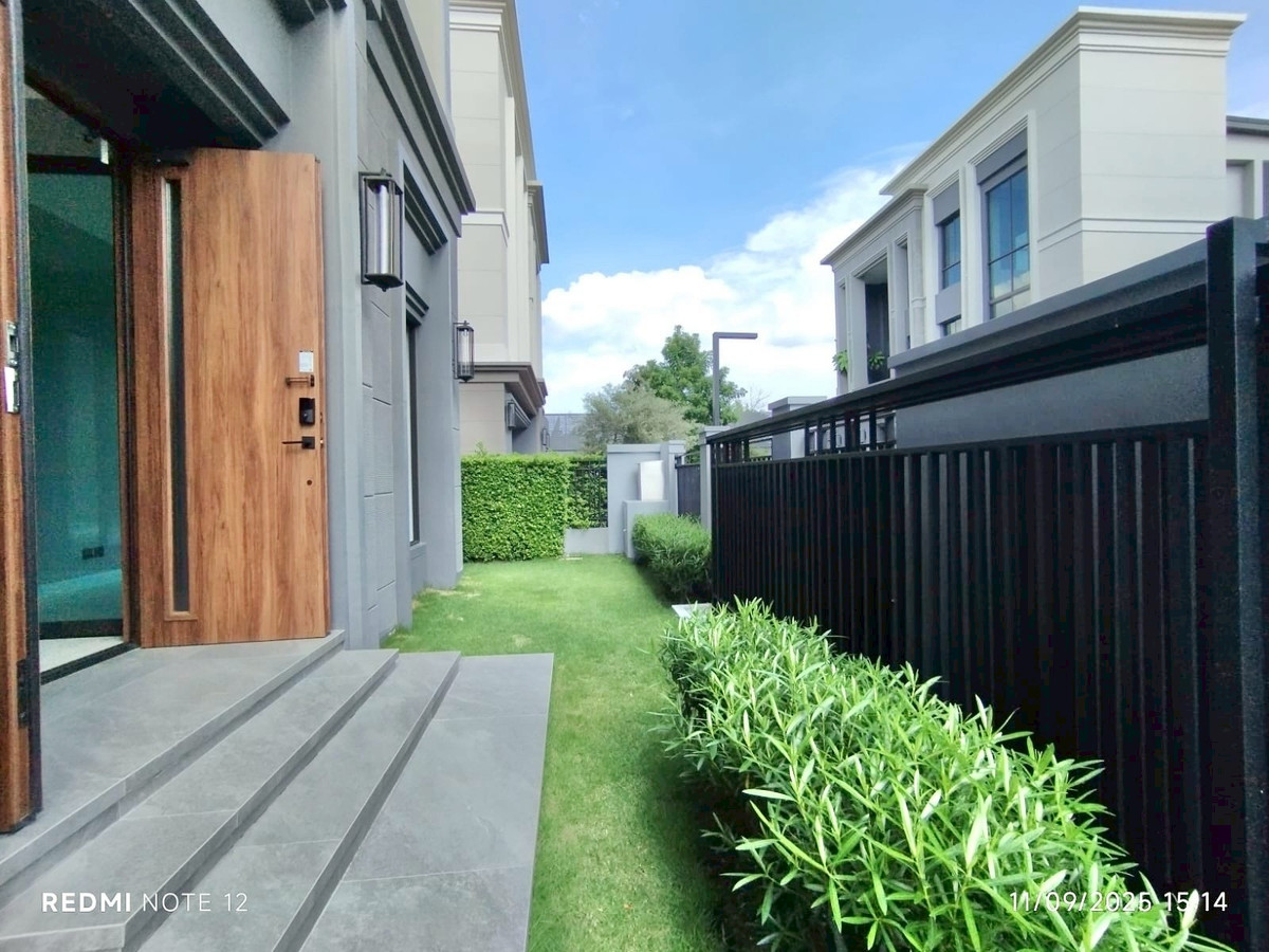 For SaleHotel&Apartment BusinessPinklao, Charansanitwong : Luxury mansion for sale, luxury house, single house, Grand Bangkok Boulevard Pinklao-Borom, corner house with private elevator.