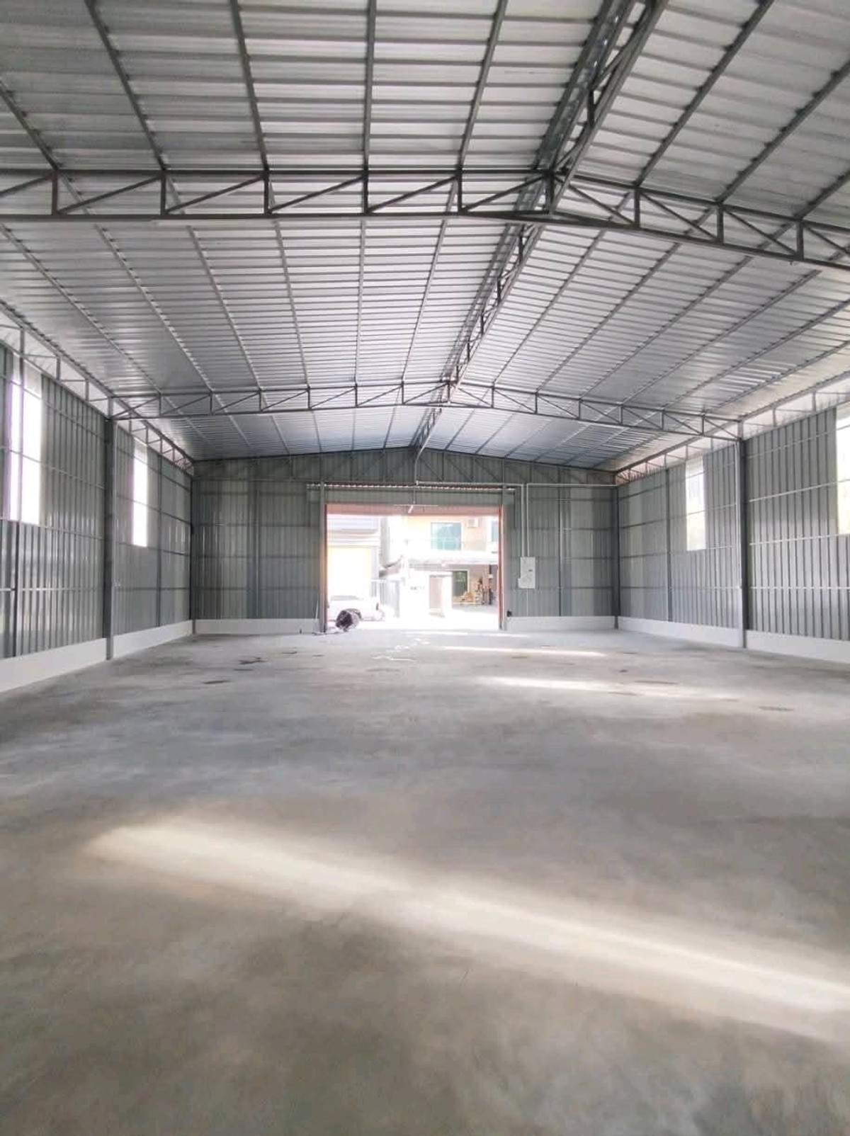 ให้เช่าโกดังนวมินทร์ รามอินทรา : ให้เช่าโกดังใหม่ 504 ตร.ม. ซอยรามอินทรา 39 ใกล้ 7-Eleven | รถใหญ่เข้าออกสะดวก