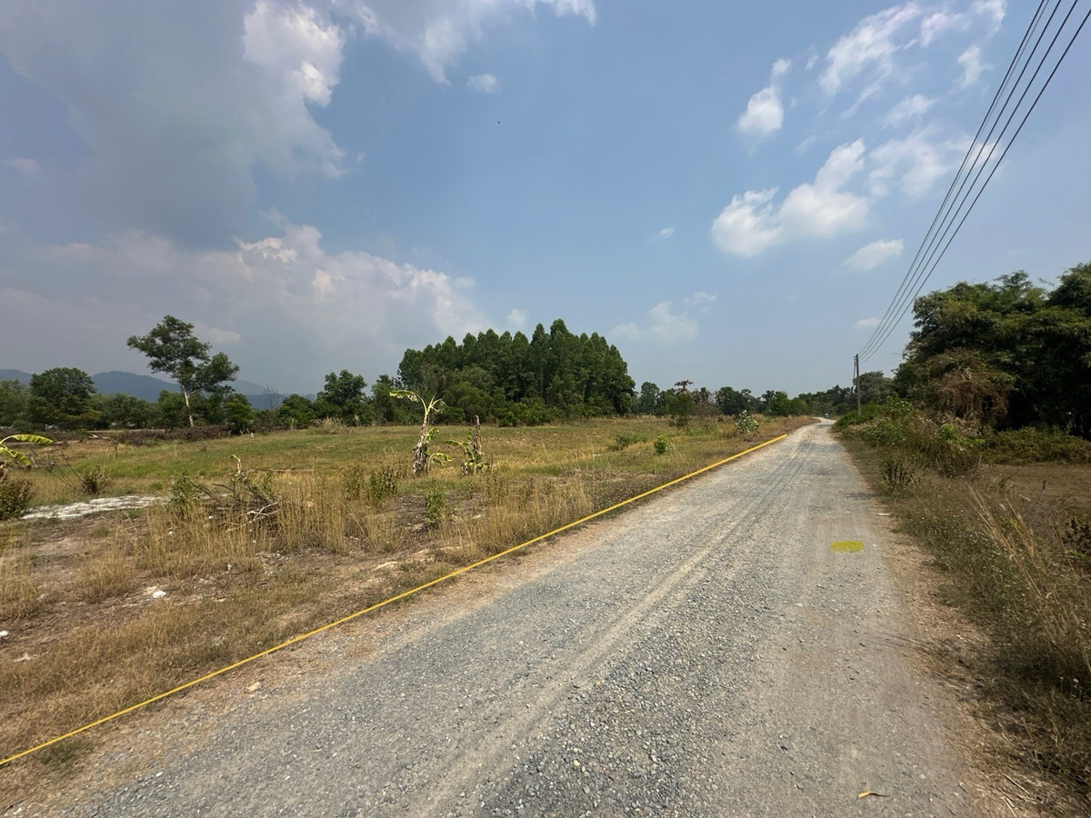 For SaleLandNakhon Nayok : Empty land for sale Near the military preparation school, Sri Ka-ang Subdistrict, Ban Na District, Nakhon Nayok Province, total area