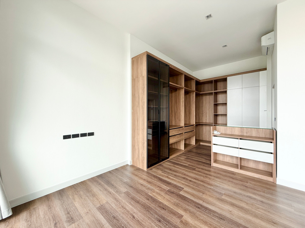 ให้เช่าบ้านบางนา แบริ่ง ลาซาล : 🚀 บางกอก บูเลอวาร์ด บางนา กม.5 - 369ตรม. 4นอน5น้ำ3ที่จอดรถ 092-545-6151 (ทีม)