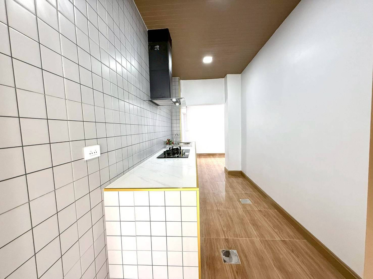 ขายบ้านนวมินทร์ รามอินทรา : ม.ทหารกองหนุน รามอินทรา109 ซ.พระยาสุเรนท์ 28  บางชัน คลองสามวา  มีนบุรี  วงแวนจตุโชติ 