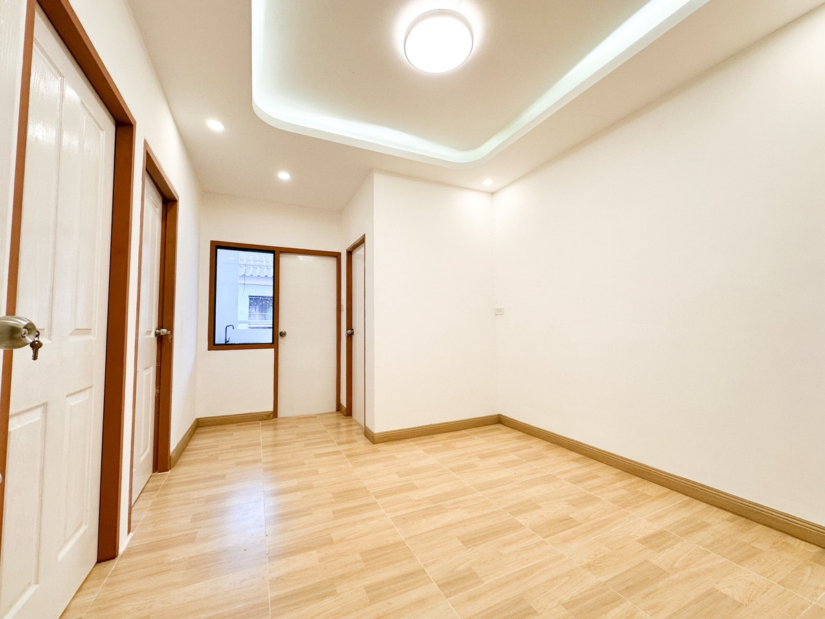 For SaleCondoPathum Thani,Rangsit, Thammasat : Condo for sale, Mitsu Phaholyothin Km. 44, free transfer fees. Near Navanakorn, Talat Thai,Thammasat