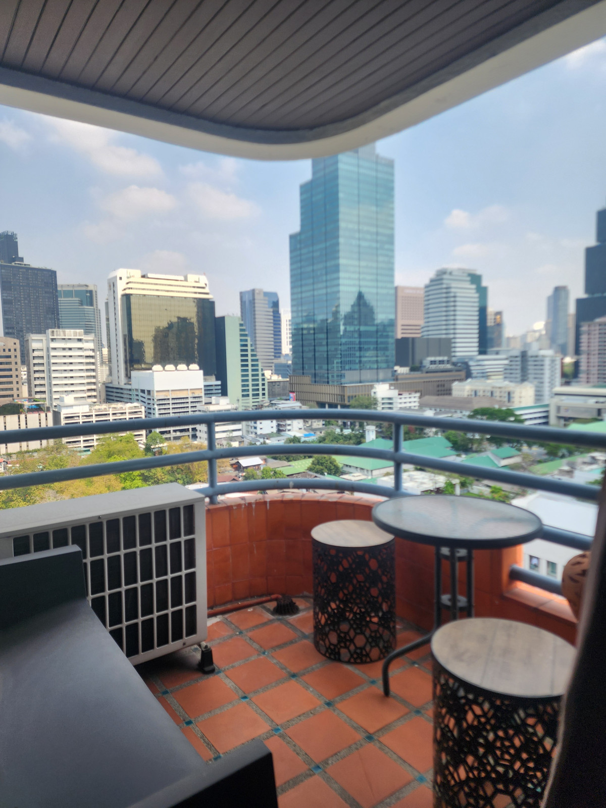 ขายคอนโดสีลม ศาลาแดง บางรัก : ขายคอนโดมิเนียม Penthouse 3 ชั้น 3 ห้องนอน เพิร์ลการ์เดน คอนโด ถนนสาทร ใกล้ BTS ช่องนนทรี