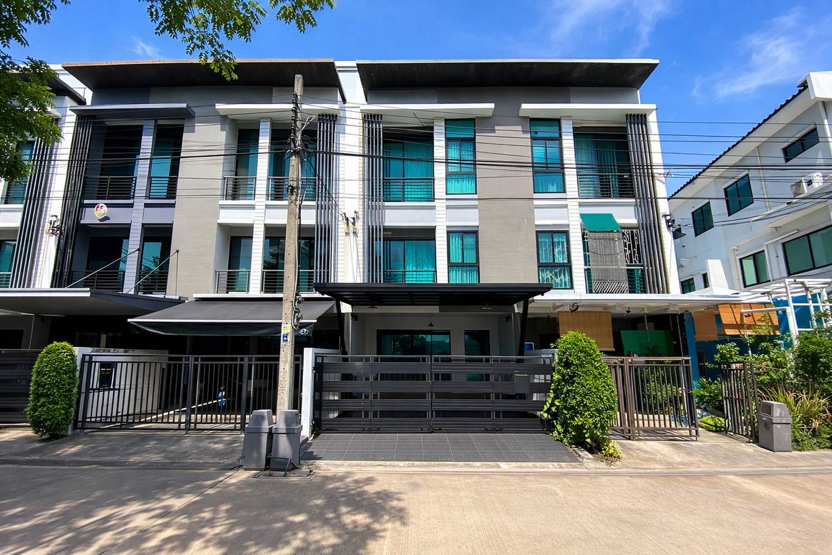 For RentTownhomeRamkhamhaeng, Hua Mak : For Rent: Modern 3-Storey Townhome at Baan Klang Muang Rama 9 – Ramkhamhaeng | Move-in Ready | Prime City Location Near Expressway