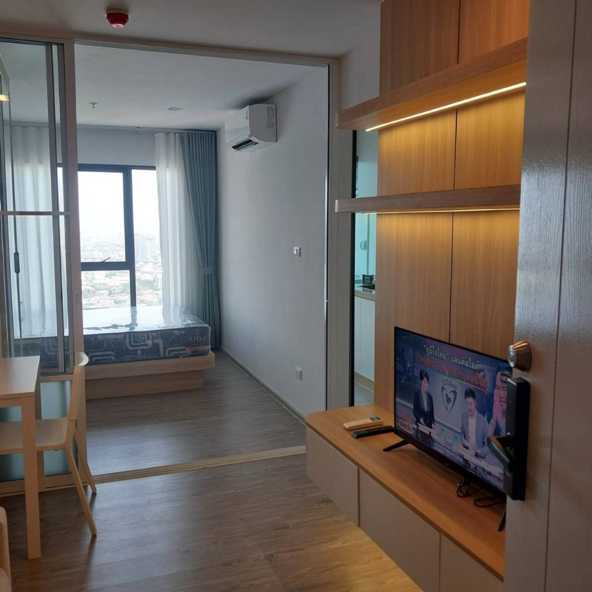 ให้เช่าคอนโดท่าพระ ตลาดพลู วุฒากาศ : 🩷✅️🎯  ด่วน! ให้เช่า..(ห้องใหม่กิ๊ก)
คอนโด Regent Home วุฒากาศ

🎉 ตึก B   ชั้น 34   

 - พื้นที่ใช้สอย 26.4 ตรม.

ใกล้ BTS วุฒากาศ  แค่ 250 เมตร
ห้องสวย บิ้วอินครบ  พร้อมพัก
ผนังชนด้านเดียว  วิวเทพ 😁🥳
อยู่ทิศเหนือ เย็นสบายทั้งปี

ค่าเช่า 11,000 บาท  (