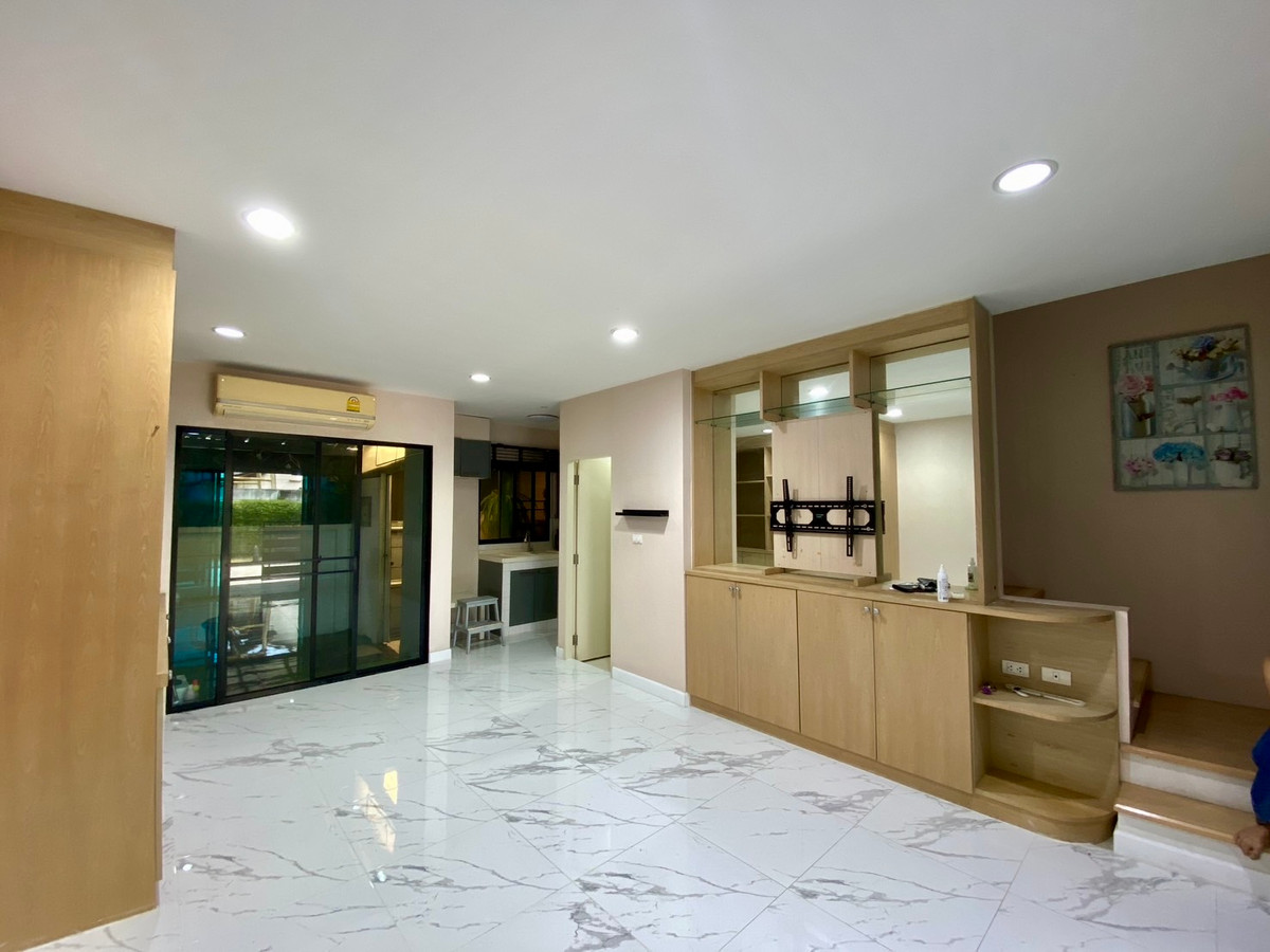 ให้เช่าทาวน์โฮมรามคำแหง หัวหมาก : ให้เช่า บ้านกลางเมือง พระราม 9 – รามคำแหง ทาวน์โฮม 3 ชั้น สภาพใหม่ ทำเลศักยภาพ ใกล้ทางด่วนและ Airport Link