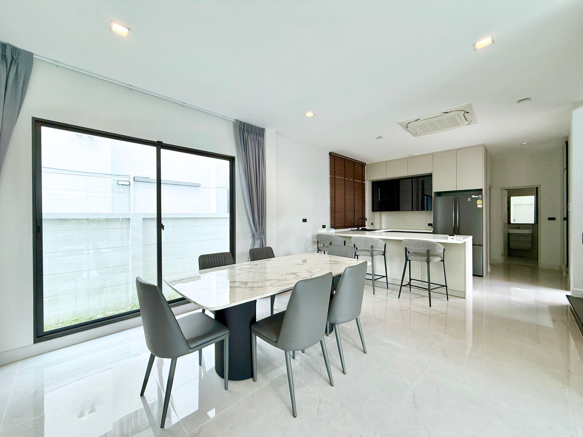 ให้เช่าบ้านบางนา แบริ่ง ลาซาล : 🚀 บางกอก บูเลอวาร์ด บางนา กม.5 - 369ตรม. 4นอน5น้ำ3ที่จอดรถ 092-545-6151 (ทีม)