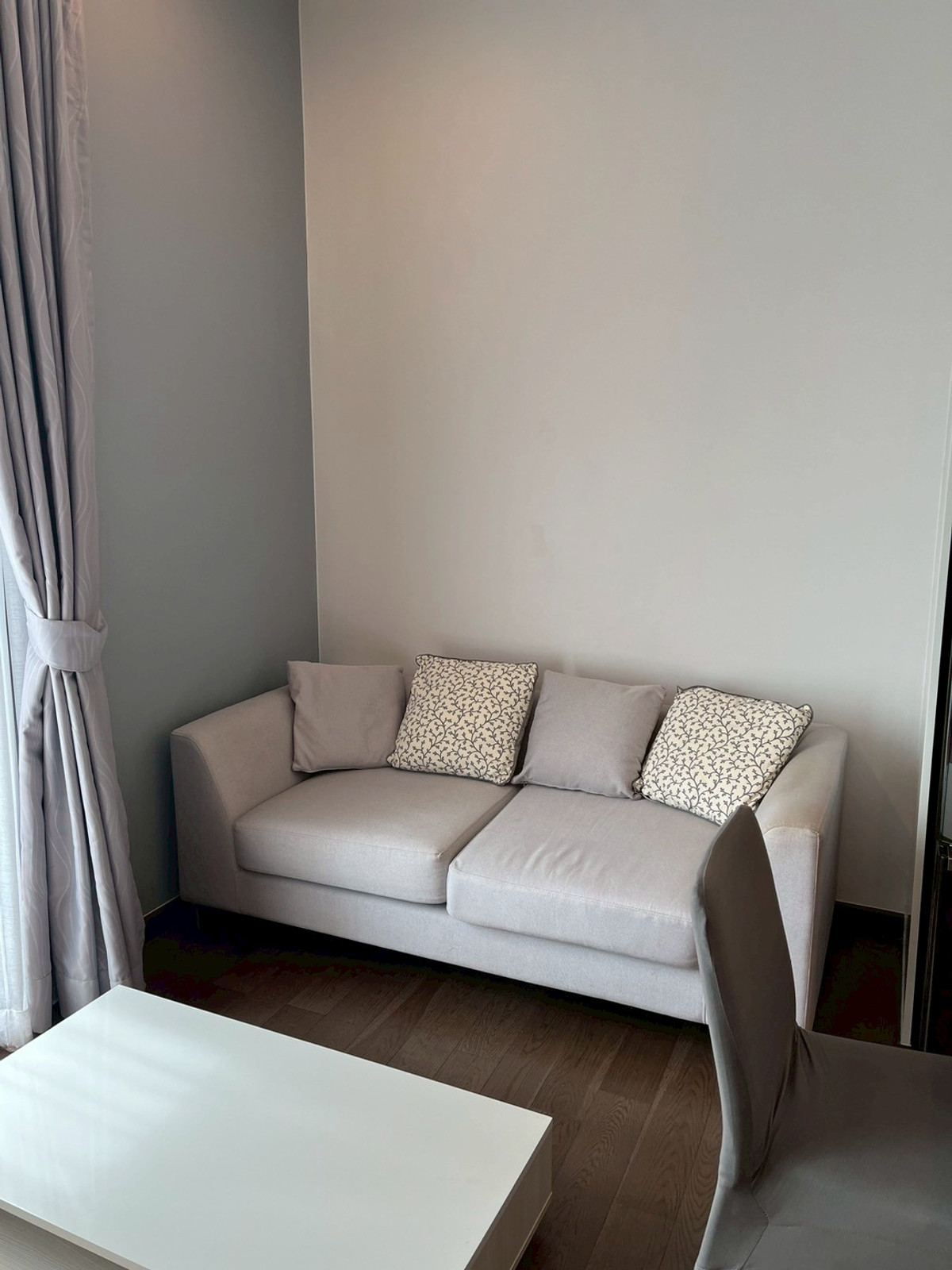 ให้เช่าคอนโดพระราม 9 เพชรบุรีตัดใหม่ RCA : ให้เช่าคอนโด Q อโศก ตกแต่งครบครัน (S03-2629)