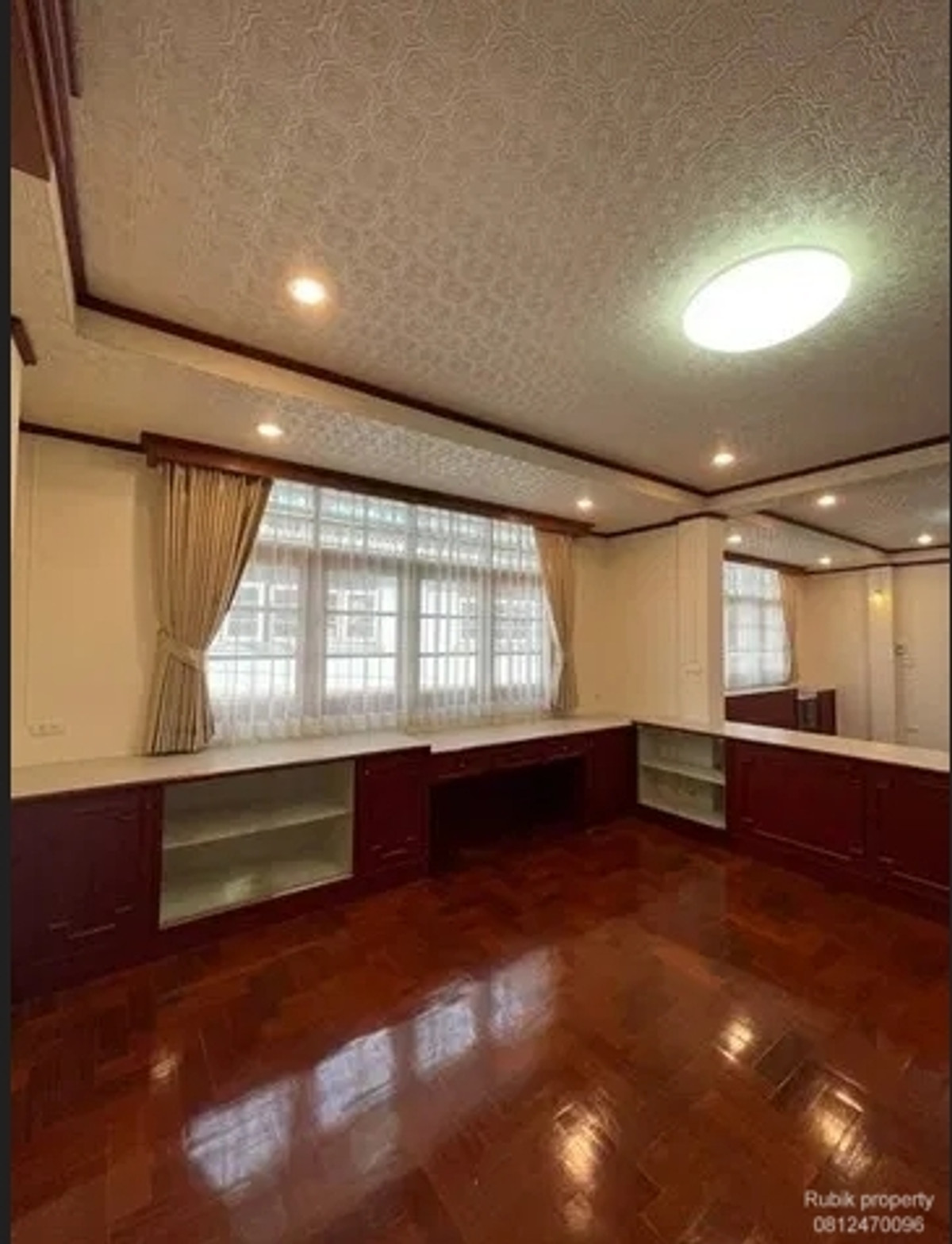 For SaleHouseWongwianyai, Charoennakor : 🏡✨ 3-story detached house for sale + Rooftop | Renovate the whole house · Charoen Nakhon location RB1702, can enter and exit both Soi Charoen Nakhon 34 and Soi Charoen Nakhon 40.