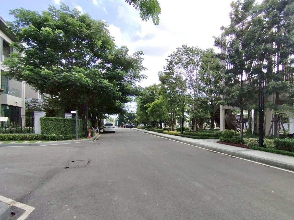 For SaleHotel&Apartment BusinessPinklao, Charansanitwong : Luxury mansion for sale, luxury house, single house, Grand Bangkok Boulevard Pinklao-Borom, corner house with private elevator.