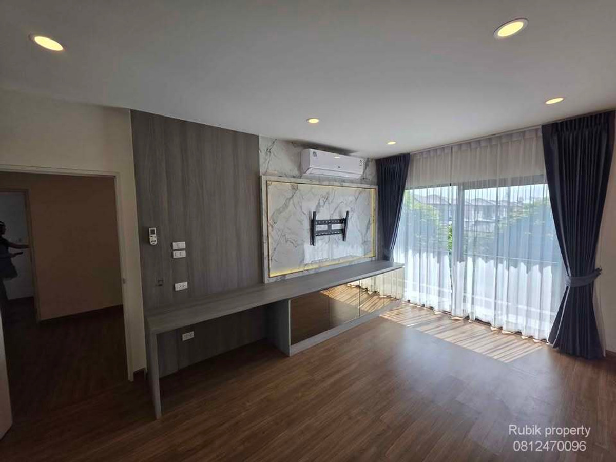 For SaleHouseRama5, Ratchapruek, Bangkruai : 🏡✨ House for sale, fully decorated! Centro Ratchaphruek-Suan Phak RB1710 House in new condition, luxuriously decorated, ready to move in immediately. Traveling is very convenient. Very close to the city
