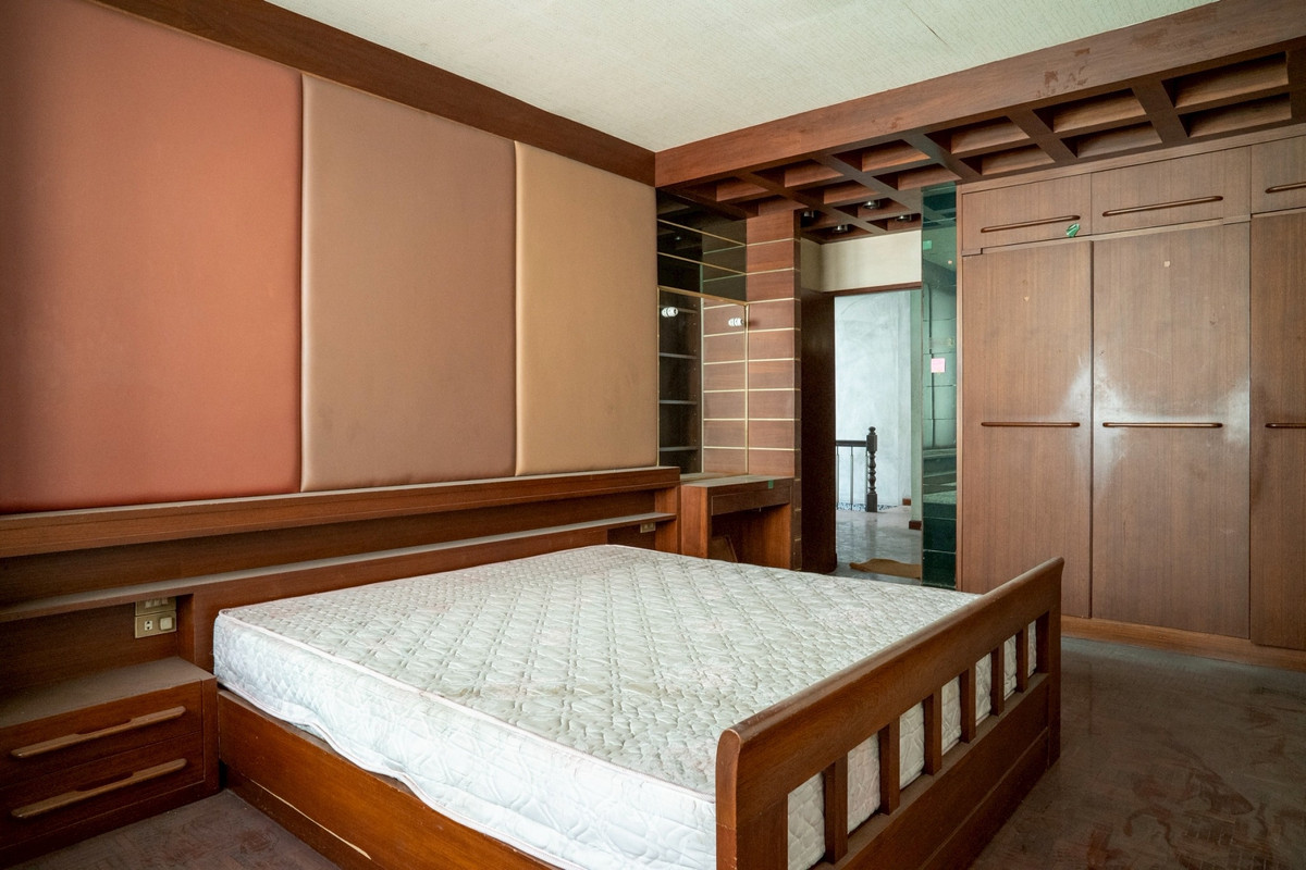 ขายทาวน์โฮมเยาวราช บางลำพู : ขาย ❗️ ทาวน์เฮ้า 6 ชั้น 2 คูหา บ้านเปล่า ทำเลดีมาก ใกล้กับ MRT สนามไชย และ MRT สามยอด