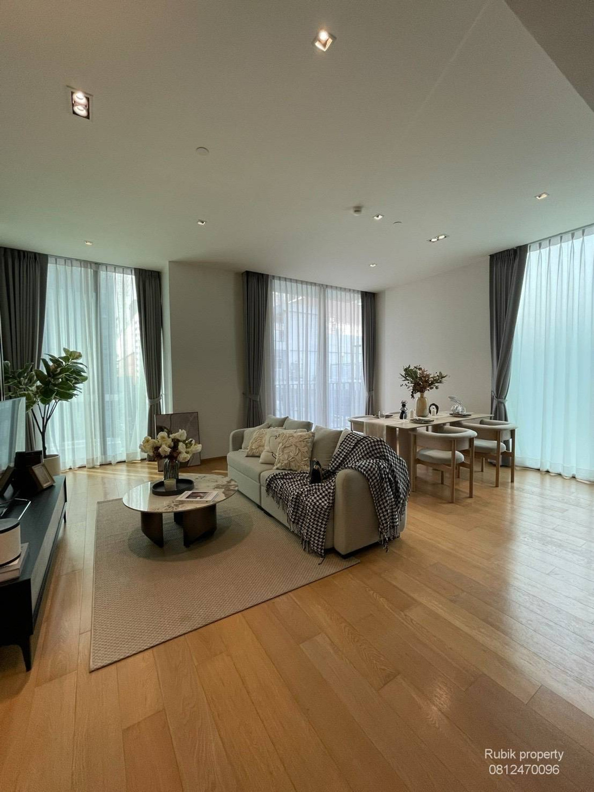 ให้เช่าคอนโดวิทยุ ชิดลม หลังสวน : 🌿 ให้เช่า 28 Chidlom – ห้องใหญ่ 88 ตร.ม. วิวสวน สวยมาก RB1704 คอนโดลักชัวรีใจกลางชิดลม ติด Central Chidlom / เดินถึง BTS Chidlom